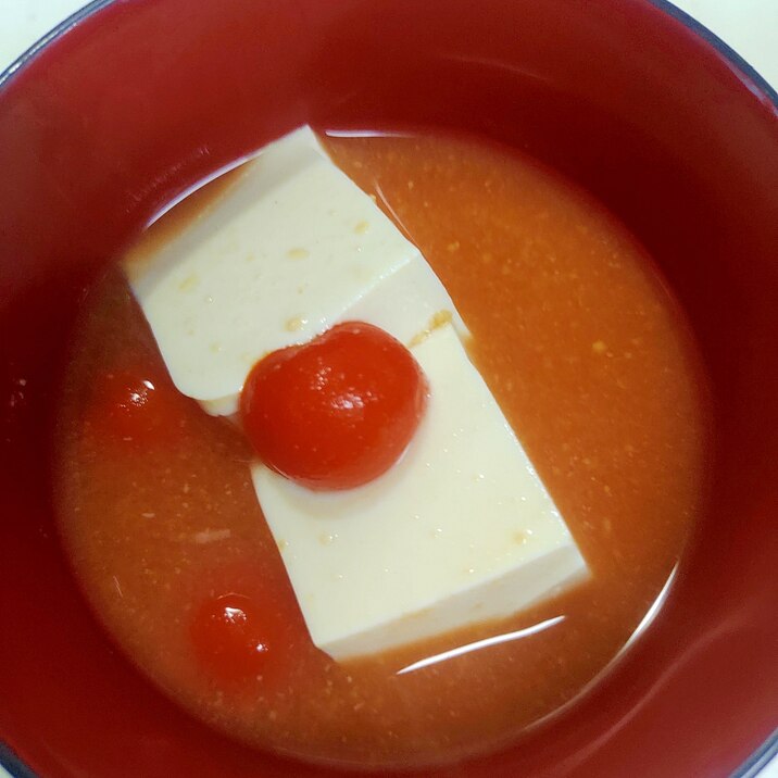 常温豆腐とトマトの味噌汁